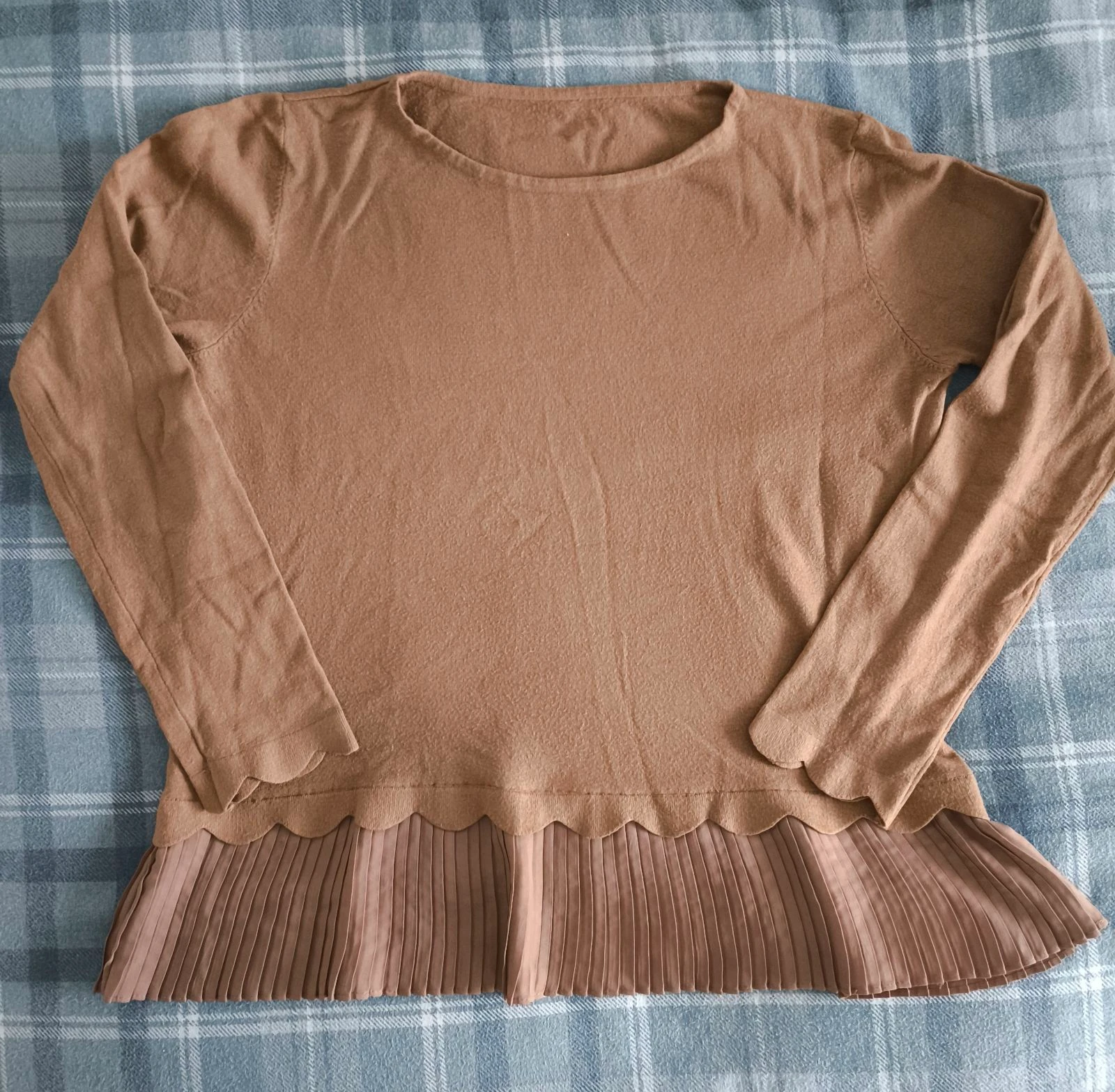 Jersey fino con volante